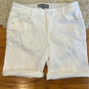 Wit & Wisdom “Ab” solution white roll cuff denim shorts sz 6